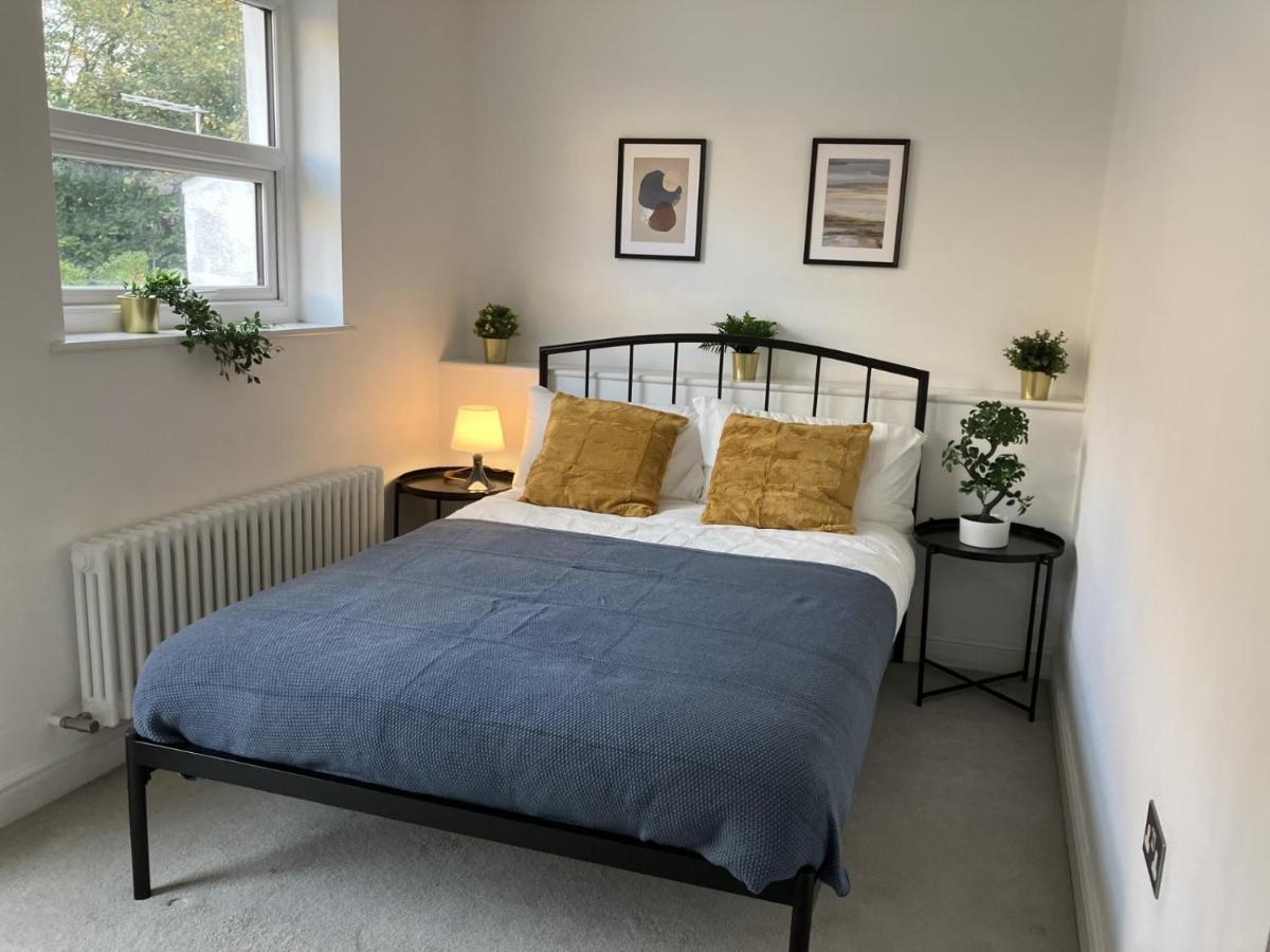 엡솜 Magnificent Refurbished 1 Bed Flat Few Steps To High St ! - 4 East House 아파트 외부 사진